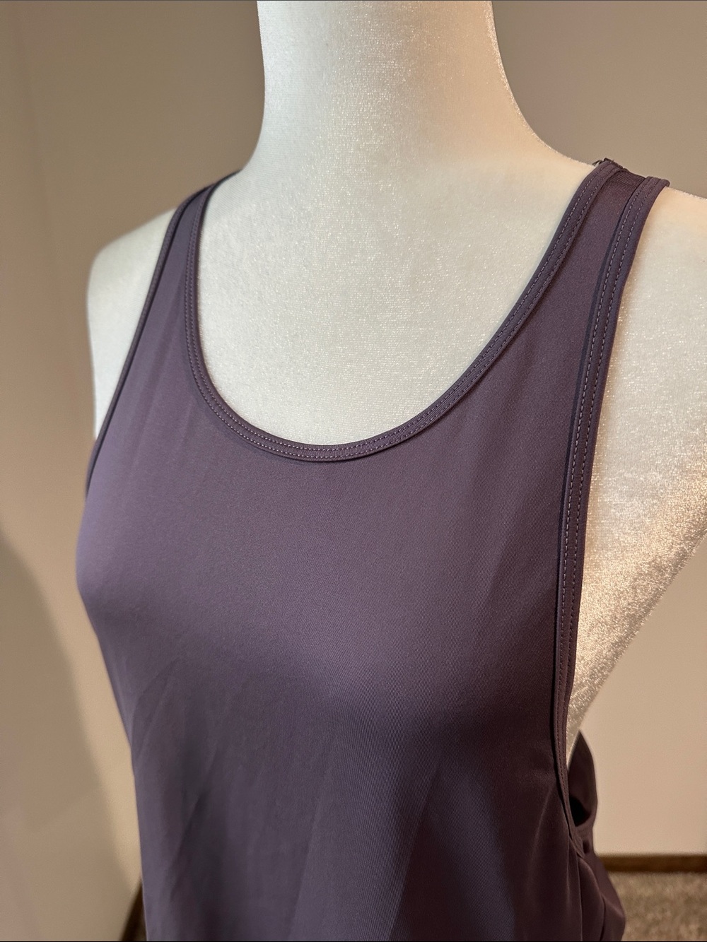 Fabletics Scoop Neck Razorback workout Tank - Picture 4 of 5